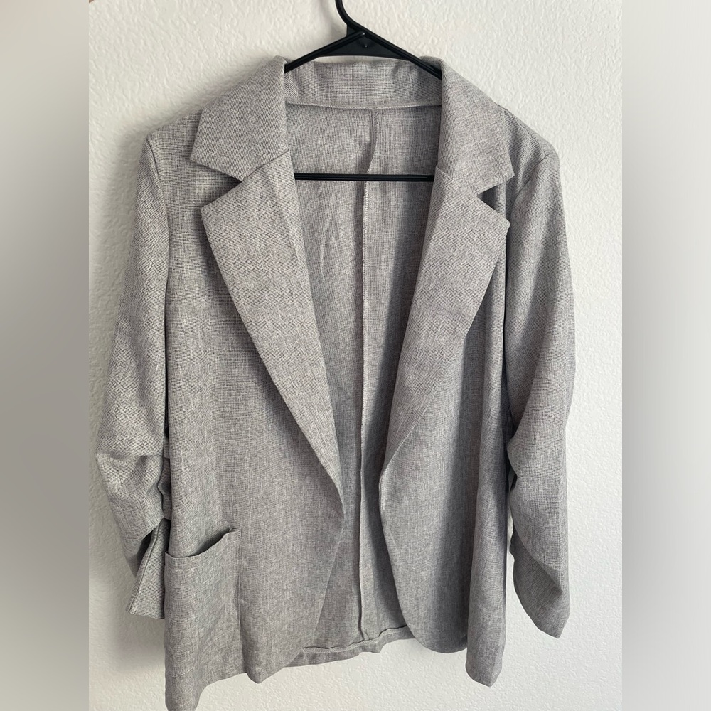 Light Grey Blazer. Never Worn, New Condition. Size Small